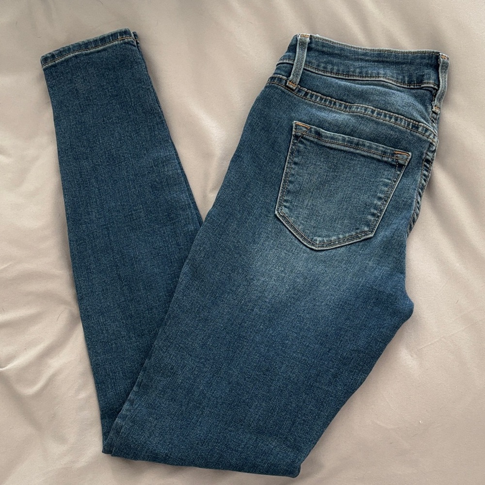 Old Navy Women's Skinny Jeans in Deep Blue